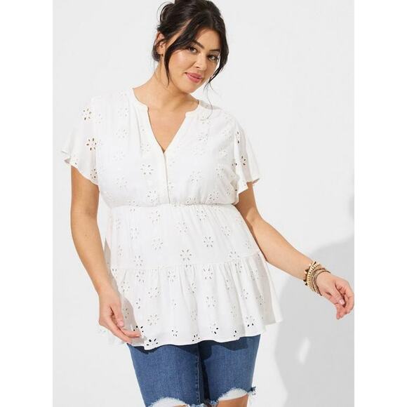 Torrid Plus 2 2X Babydoll Eyelet Tiered Top White Short Sleeve V-Neck Romantic - Picture 1 of 13